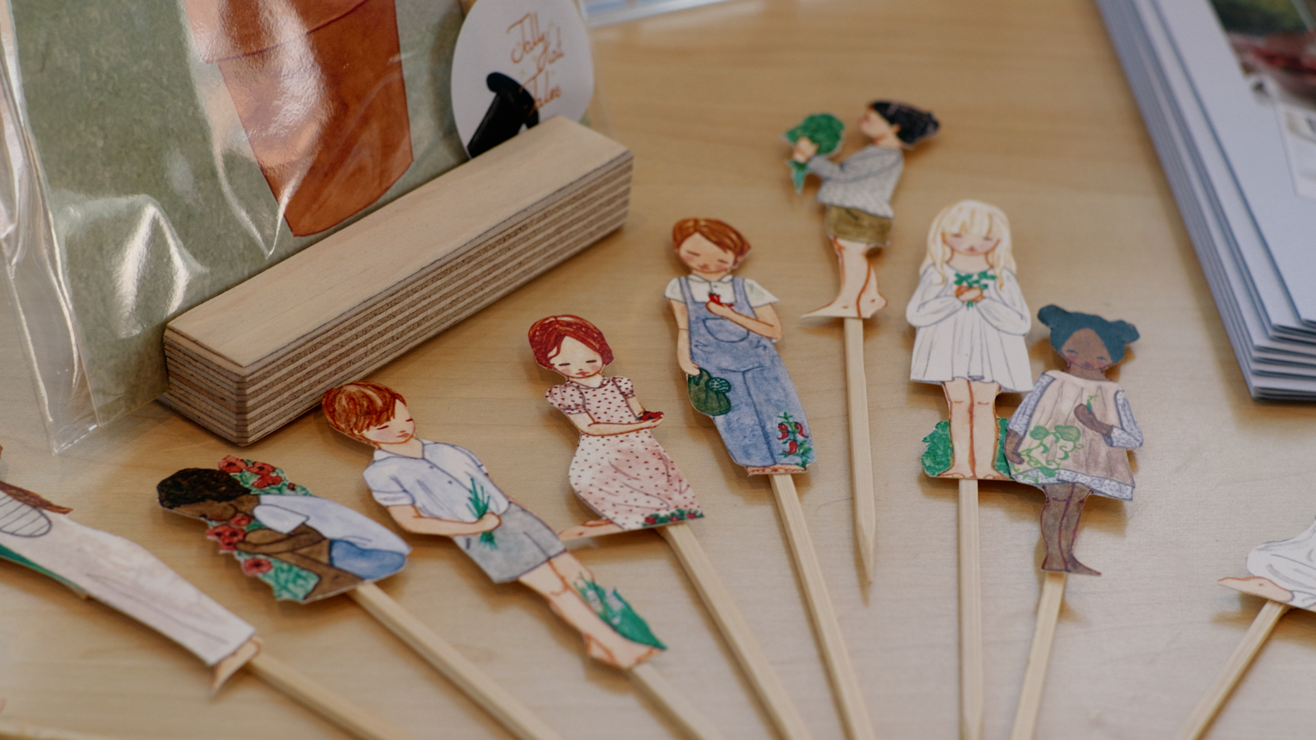 Tillykke til Tall Hat Tales